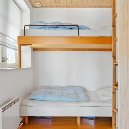 Holiday home Awesome In